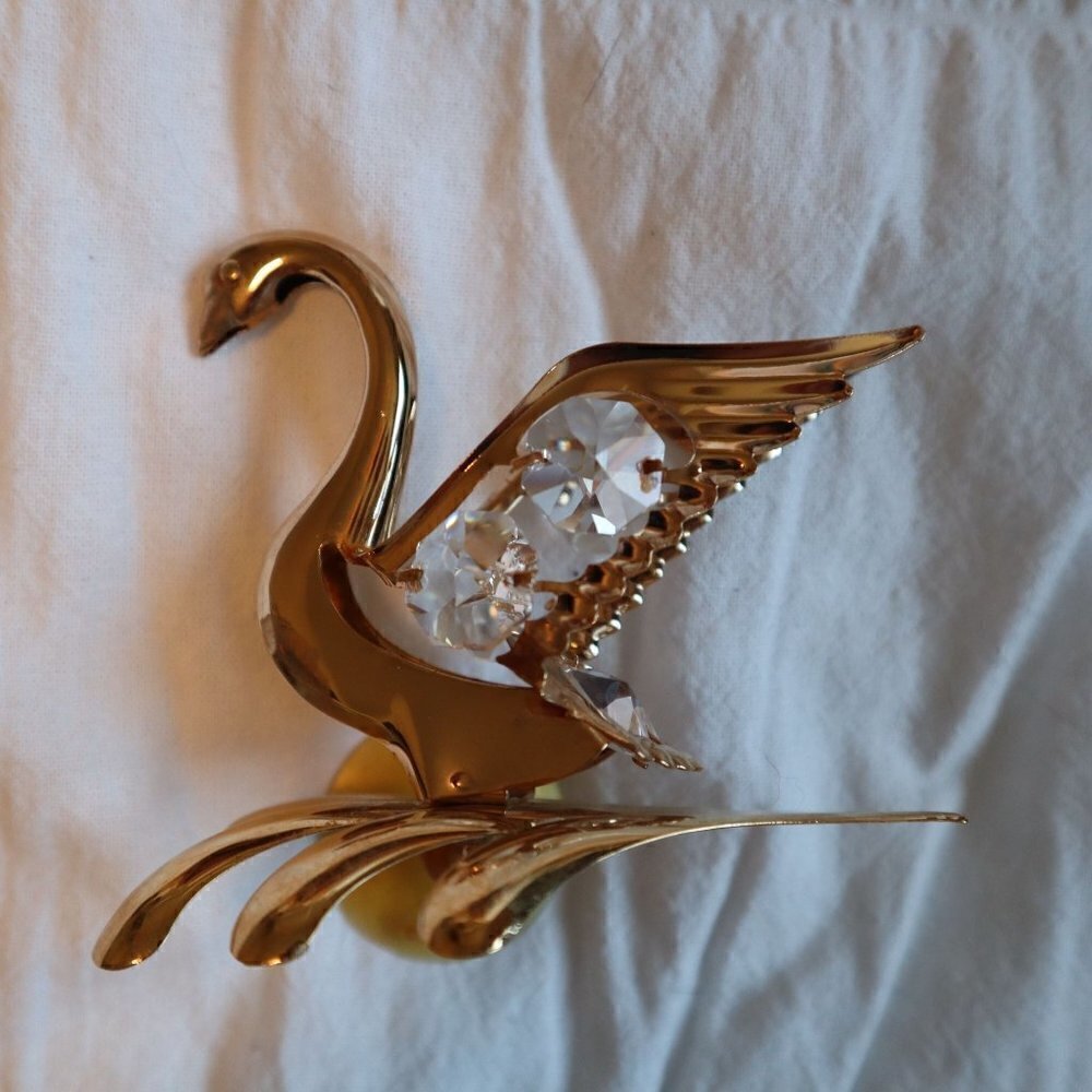 Mascot Crystal Delight 24k Gold Swan